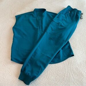 Figs Scrubs set, teal green, large Rafaela top, large tall joggers high waisted